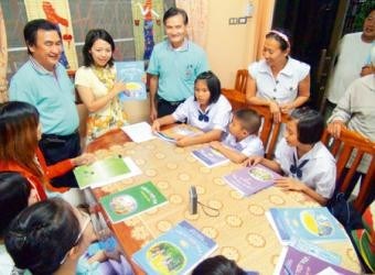 Thầy Đặng Minh Cương với những nỗ lực truyền dạy Tiếng Việt cho kiều bào và đưa Tiếng Việt vào giảng dạy ở các trường học của Thái Lan. (19/01/2018)